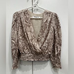 100% polyester
Made in China
Machine wash
Open front